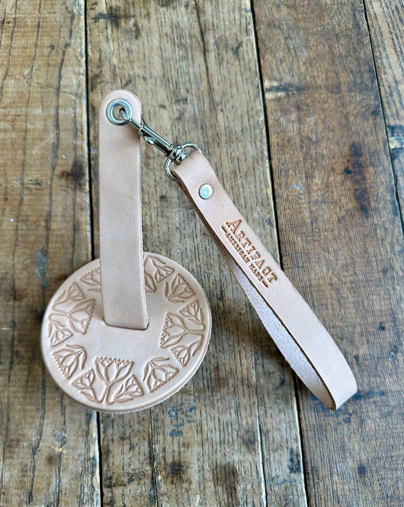 ARTIFACT | Wristlet Portable Yarn Spinner