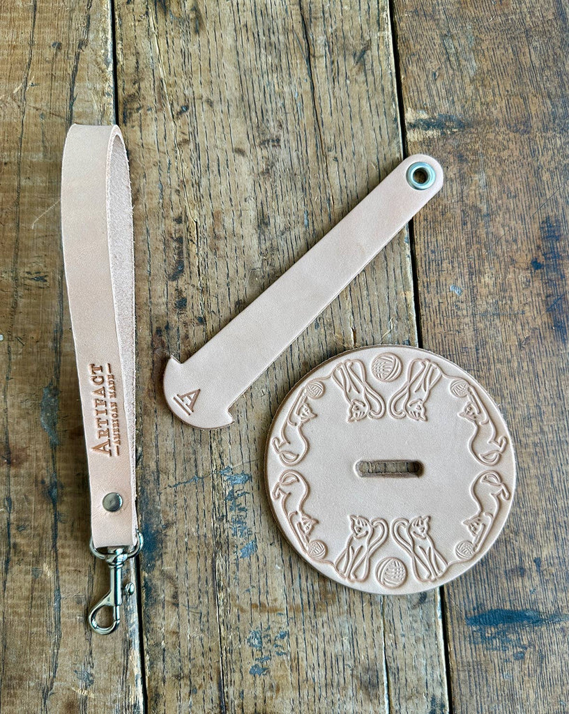 ARTIFACT | Wristlet Portable Yarn Spinner