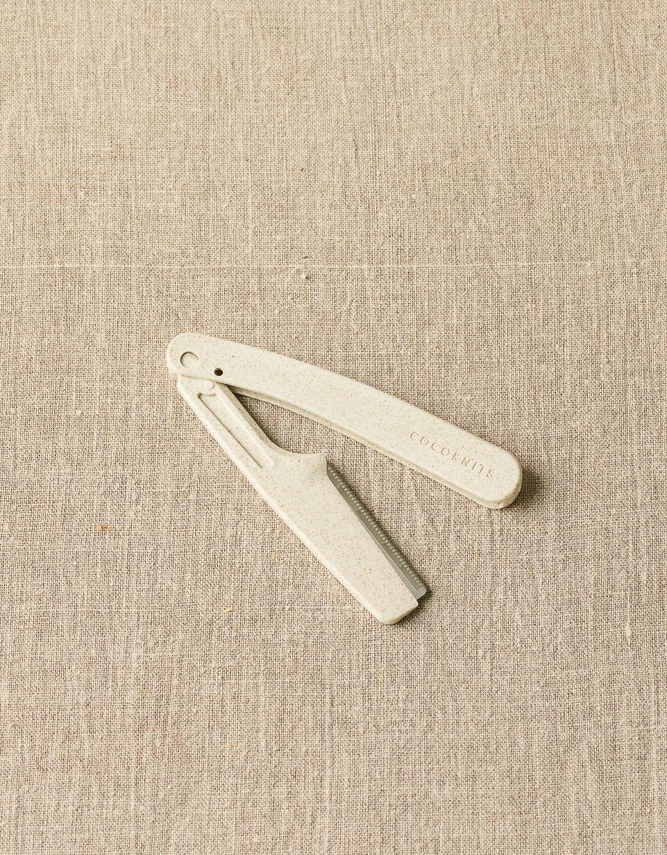 Cocoknits |  Fuzz Off Comb