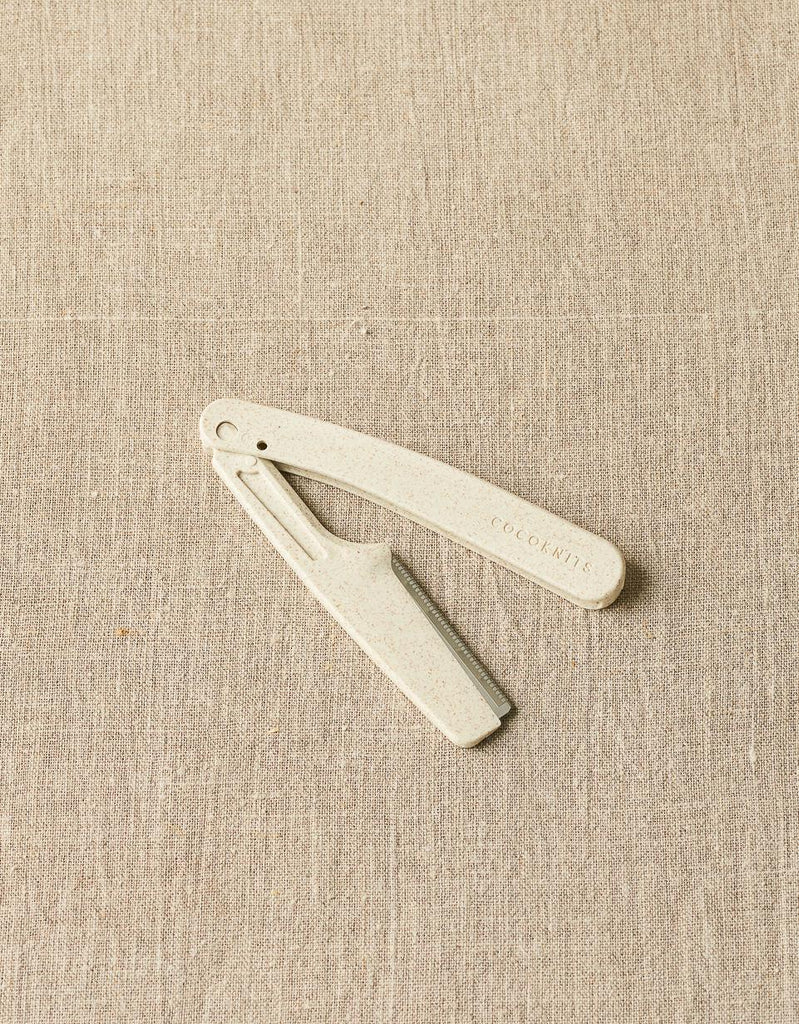 Cocoknits |  Fuzz Off Comb