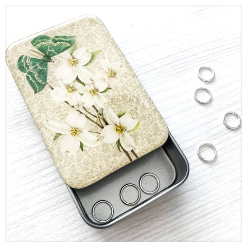 FIREFLY NOTES | Notions Tin :: Green Moth & Dogwood